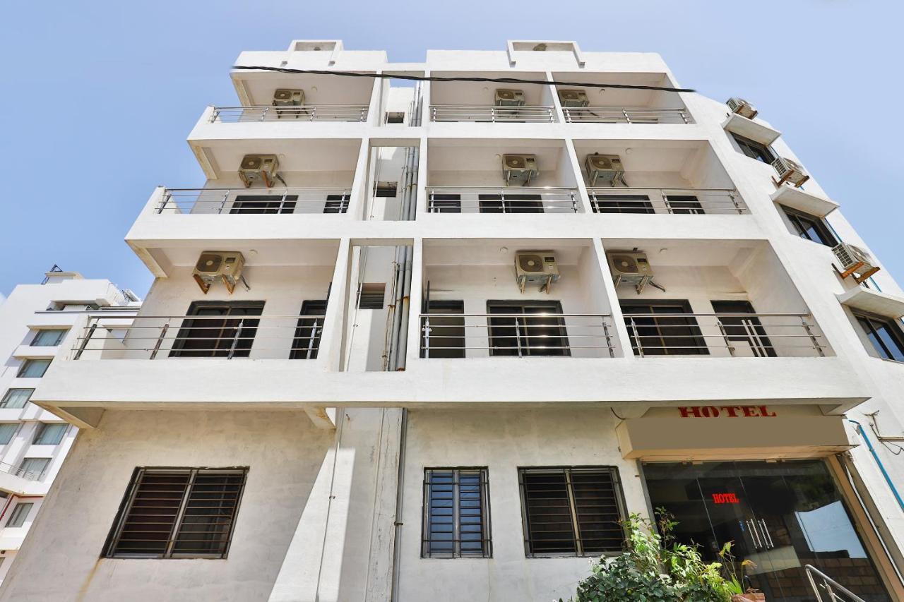 Oyo 18807 Vrajbhoomi Hotel Somnath Exterior photo